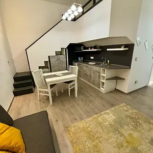 Palatoni Flat In City Center Apartment